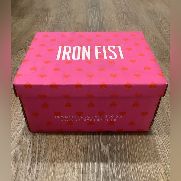 NEW, CHIC** - IRON FIST Mary Jane Cannabis Leaf Slide | OFFERS WELCOME! - Picture 9 of 15